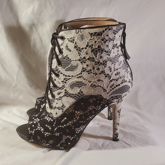 JustFab Black and White Lace Heels - Picture 3 of 7